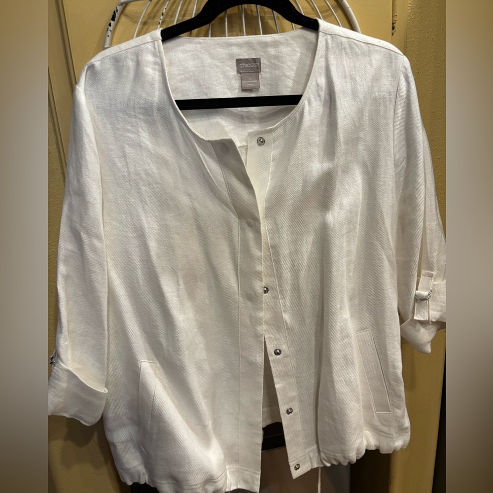 Chico's White Lightweight Button-Front Casual Shirt